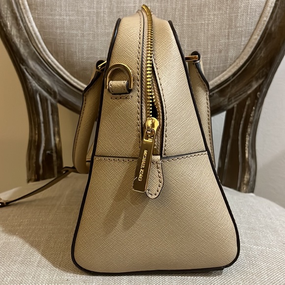 Michael Kors Purse Never Used - Picture 3 of 5